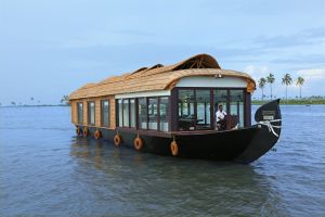 Spice Route  – House Boat